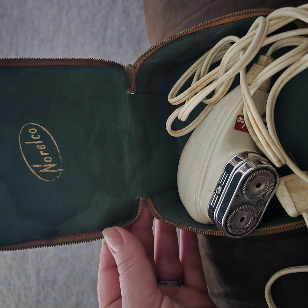 Norelco Vintage Electric Shaver with Case